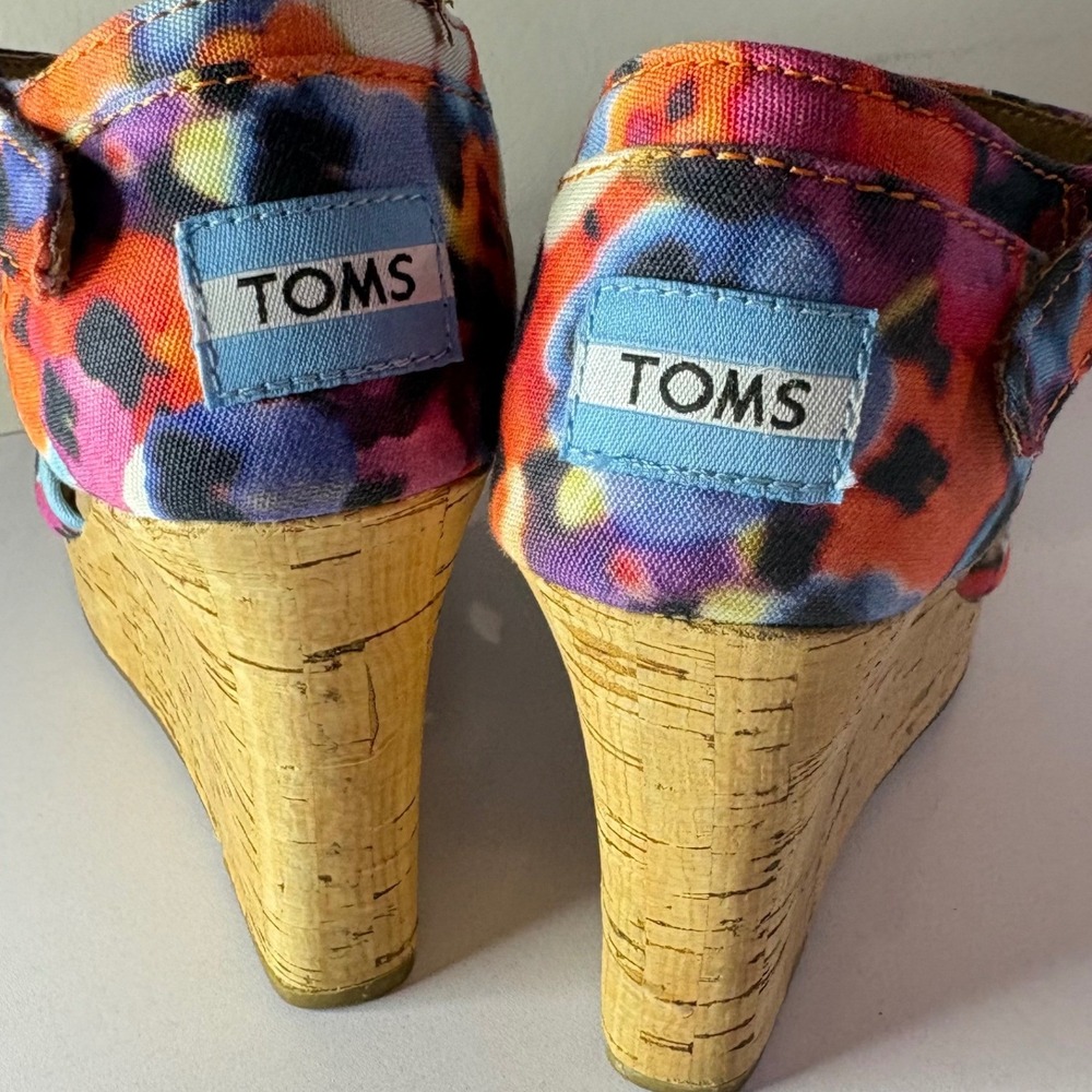 TOMS Size 6 Floral Canvas Cork Wedge Sandal Boho Summer Colorful Strappy Heel - Picture 4 of 13